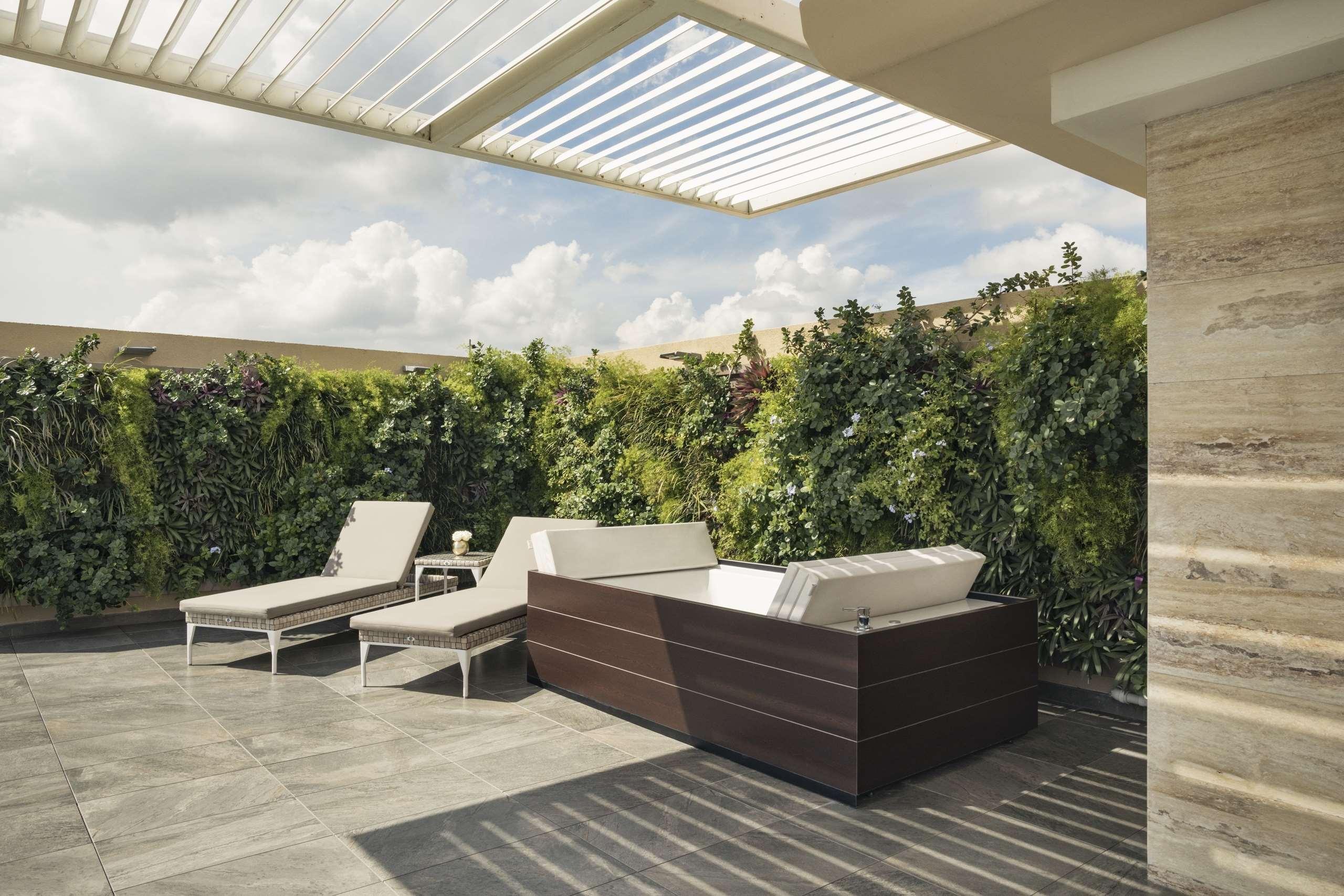 El Embajador, A Royal Hideaway Hotel Santo Domingo Ngoại thất bức ảnh A rooftop spa