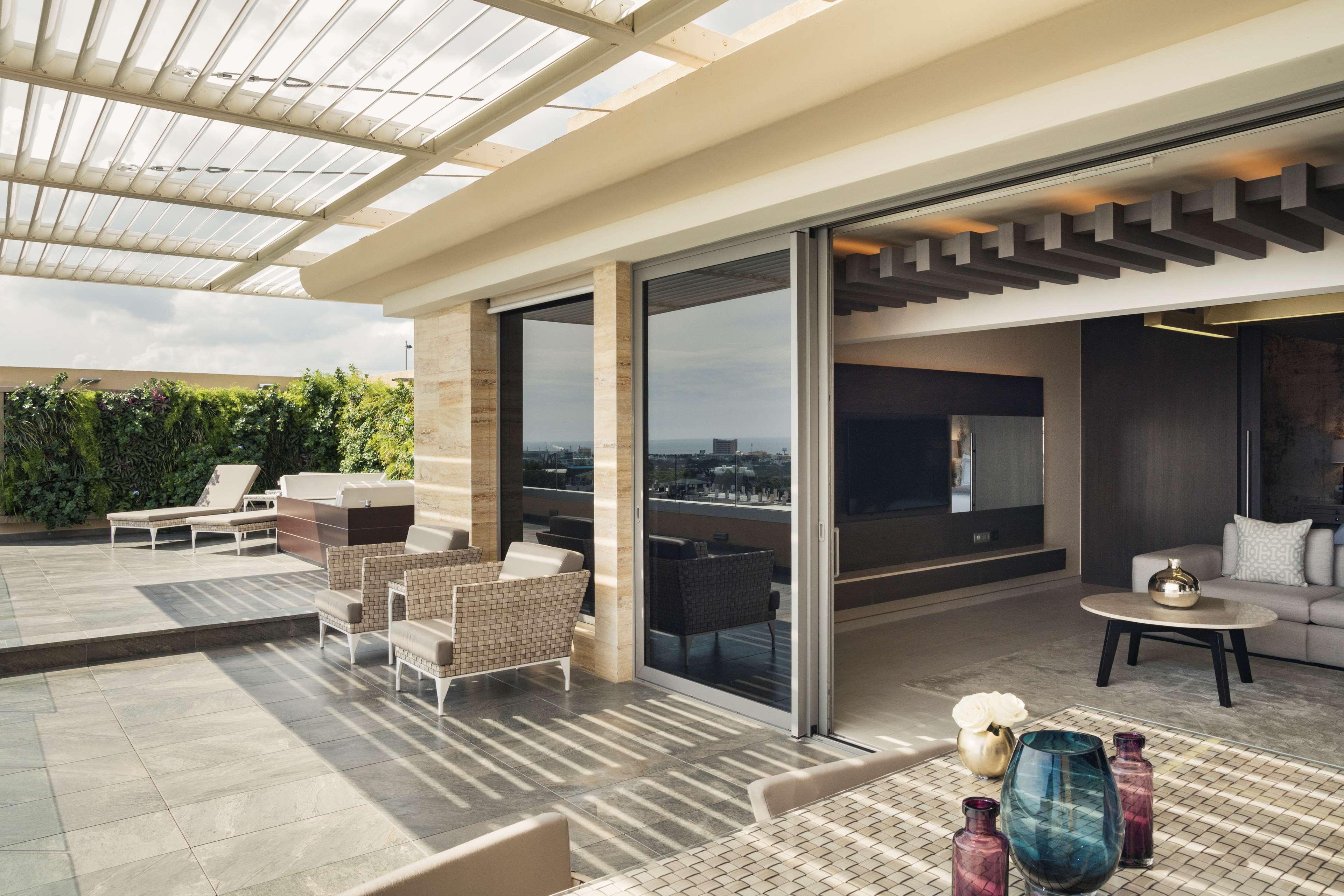 El Embajador, A Royal Hideaway Hotel Santo Domingo Ngoại thất bức ảnh A sliding door