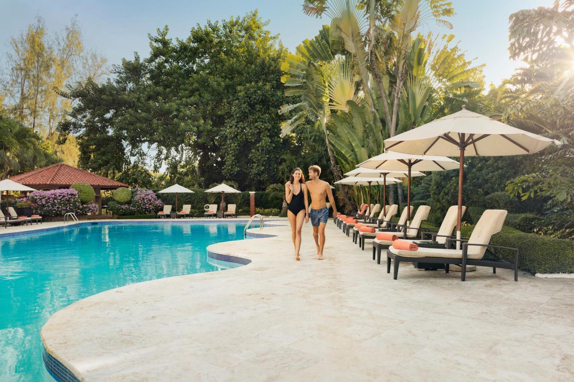 El Embajador, A Royal Hideaway Hotel Santo Domingo Ngoại thất bức ảnh The pool at the Four Seasons Hotel