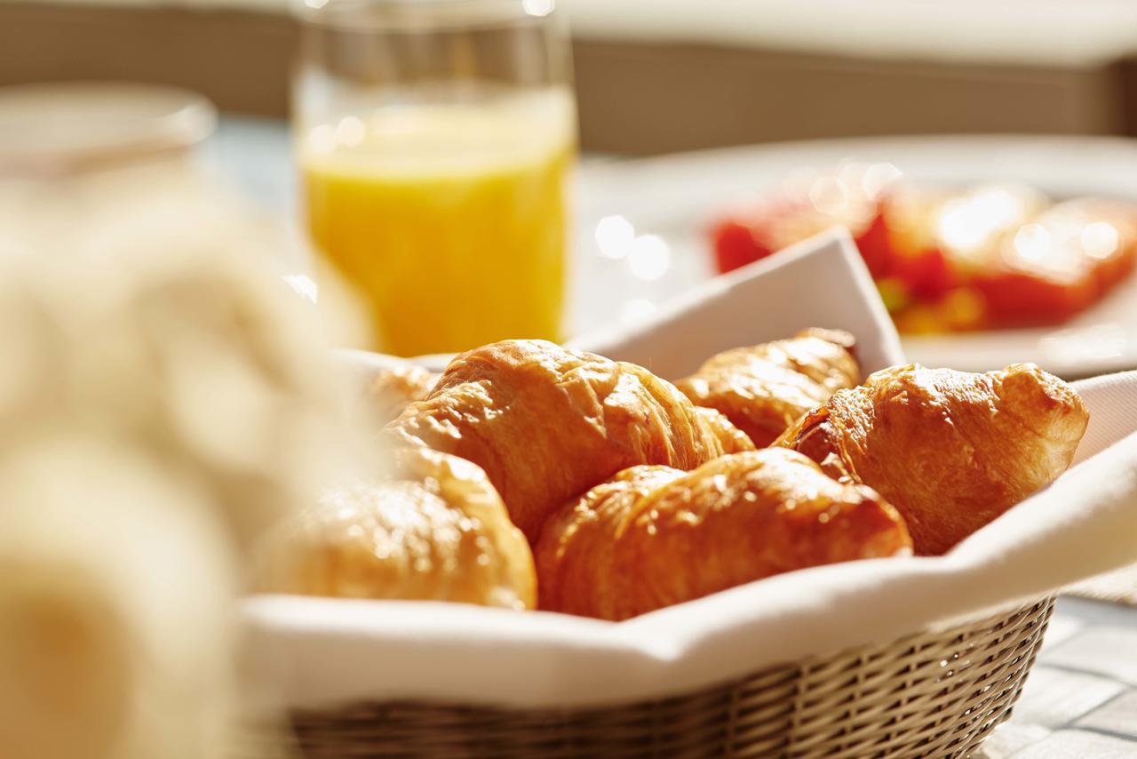 El Embajador, A Royal Hideaway Hotel Santo Domingo Ngoại thất bức ảnh Croissants